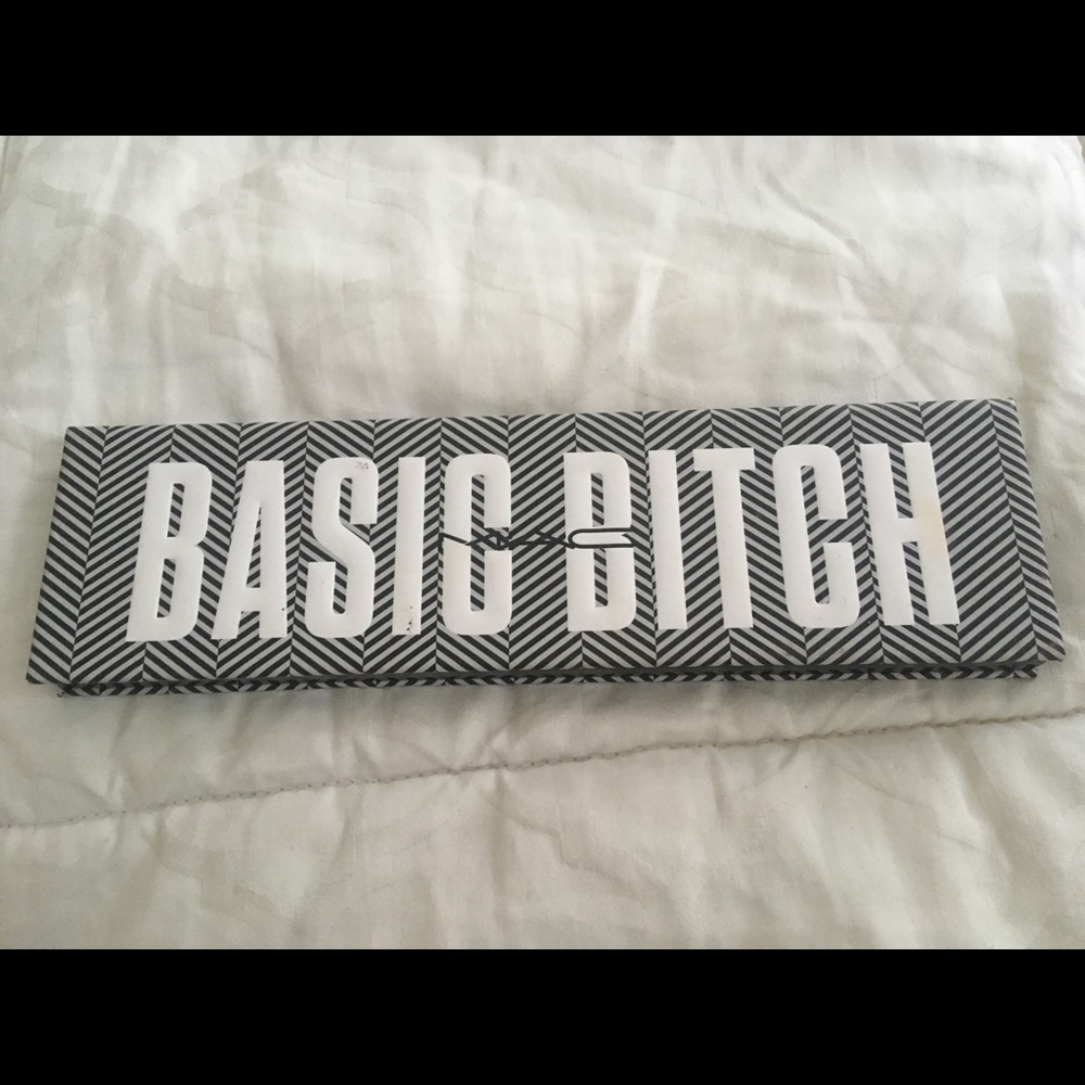 MAC basic bitch palette